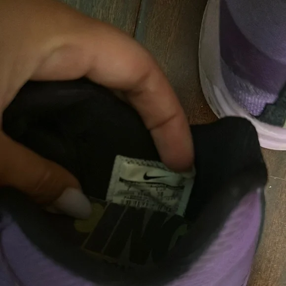 Nike Purple Athletic Shoes for Performance. - Picture 7 of 8